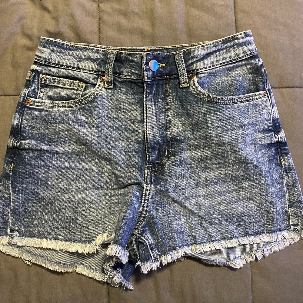 High-waisted jean shorts
